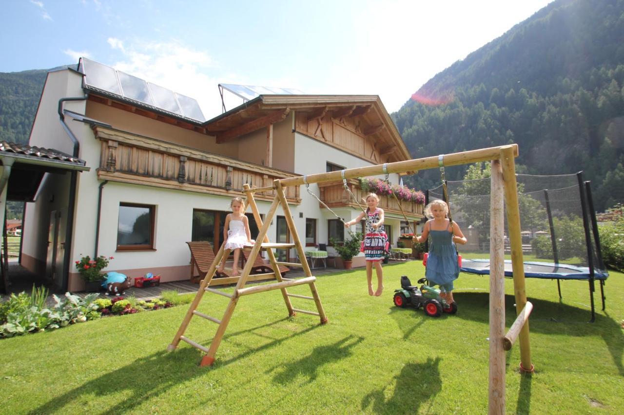 Ferienwohnung Landhaus Zell Längenfeld Exterior foto