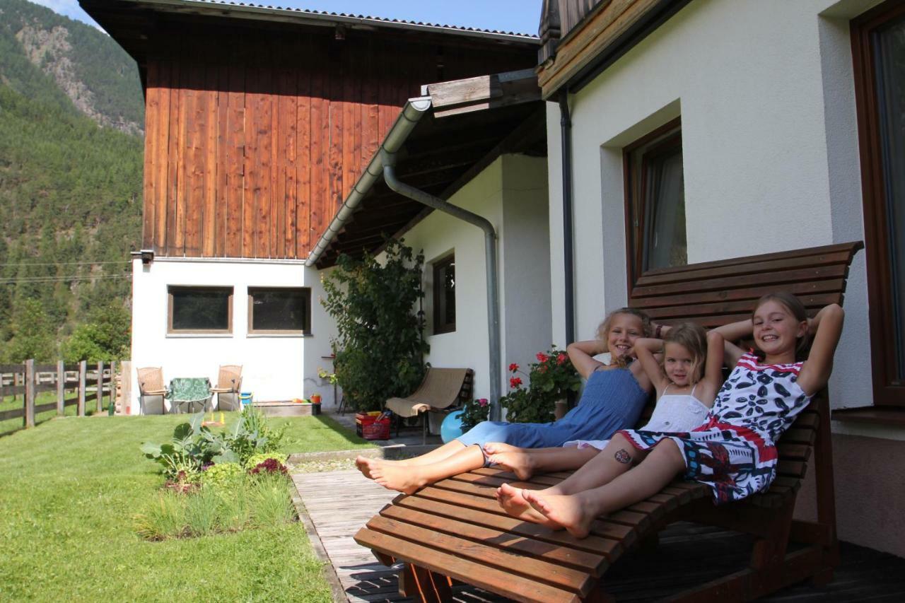 Ferienwohnung Landhaus Zell Längenfeld Exterior foto